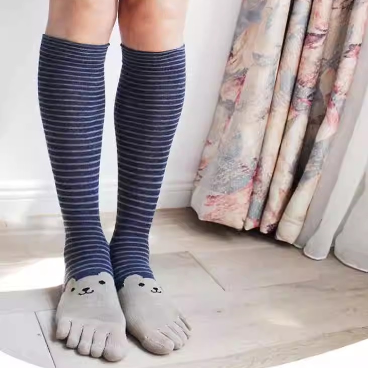 秋季日系可爱长筒纯棉五指袜女