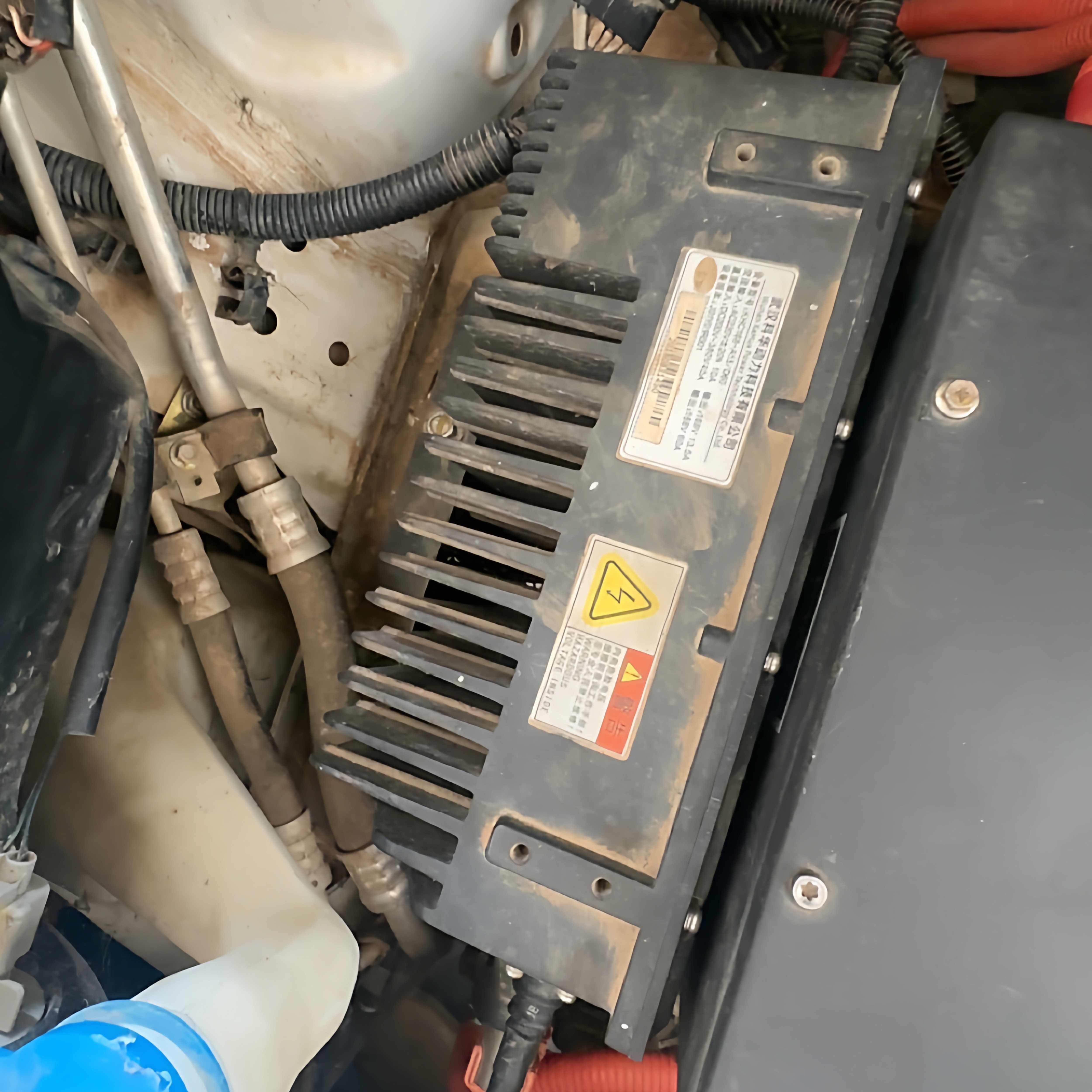 适用江铃E200L充电机武汉科华动力车载充电器D60D90快充慢充一体