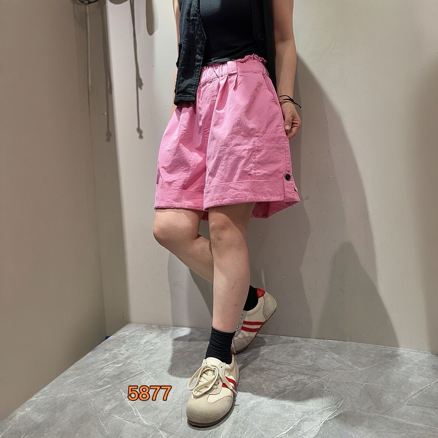 夏季粉色工装风松紧腰阔腿短裤