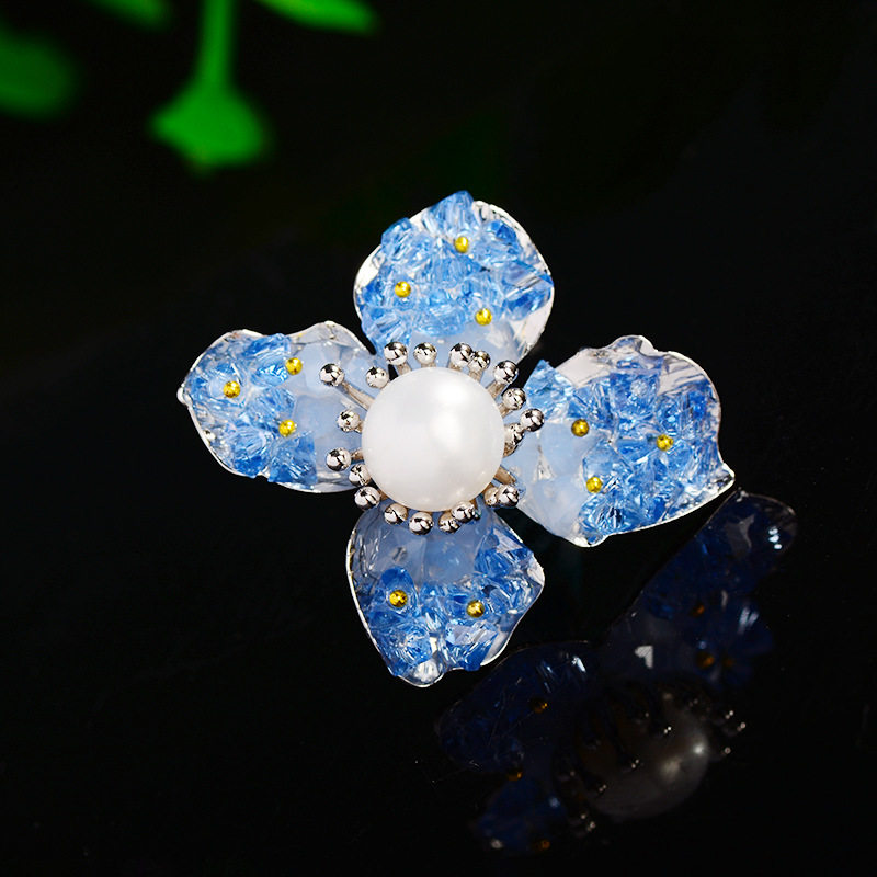 新款时尚四叶花贝珠领针小香风简约花朵胸针胸花固定衣襟衣领配饰,服饰配件/皮带/帽子/围巾,领针,淘宝优惠券,粉丝福利购,淘宝优惠卷