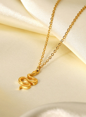 INS流行新款不锈钢链环蛇吊坠项链首饰18K镀金蛇吊坠项链饰品女式