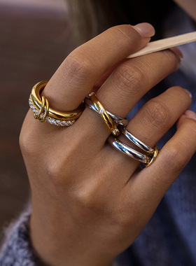 欧美不锈钢锆石拼色交叉双环可活动戒指钛钢不掉色饰品高级感