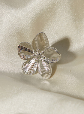 INS法式简约钛钢钢色不锈钢花朵褶皱开口戒指极简百搭戒指手饰