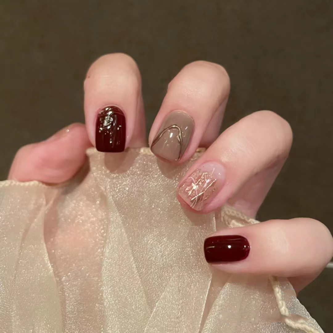 假指甲贴片成品 初秋ins风车厘子跳色白色线条镜面 穿戴美甲贴片