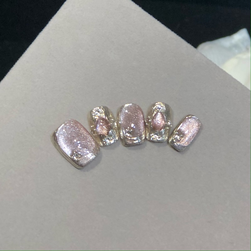 喵公子穿戴甲布契拉提