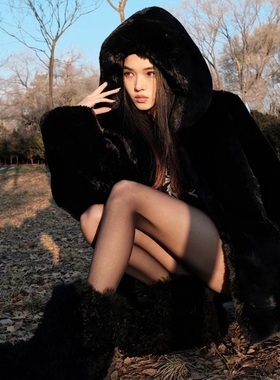 黑色毛茸茸连帽环保皮草女款2025新款海宁时尚年轻款毛毛外套冬厚