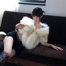 白色环保皮草斗篷披肩旗袍外搭女2025新款美式辣妹千金加厚保暖冬