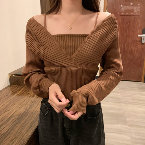 Real shot real price Korean soft wind fake two piece suspender collar bone open shoulder long sleeve sweater sweater women's top