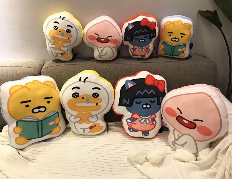 kakao friends婴儿系列抱枕狮子印花抱枕 屁桃抱枕在类目 居家布艺, 靠垫/抱枕中 - 来自Buy2taobao.com提供专业的淘宝代购服务