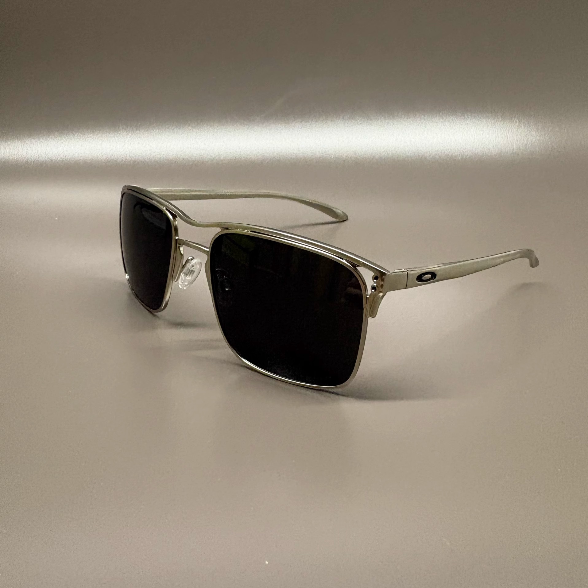 O记Holbrook TI 金属框飞行员太阳镜偏光墨镜弹簧镜腿户外眼镜