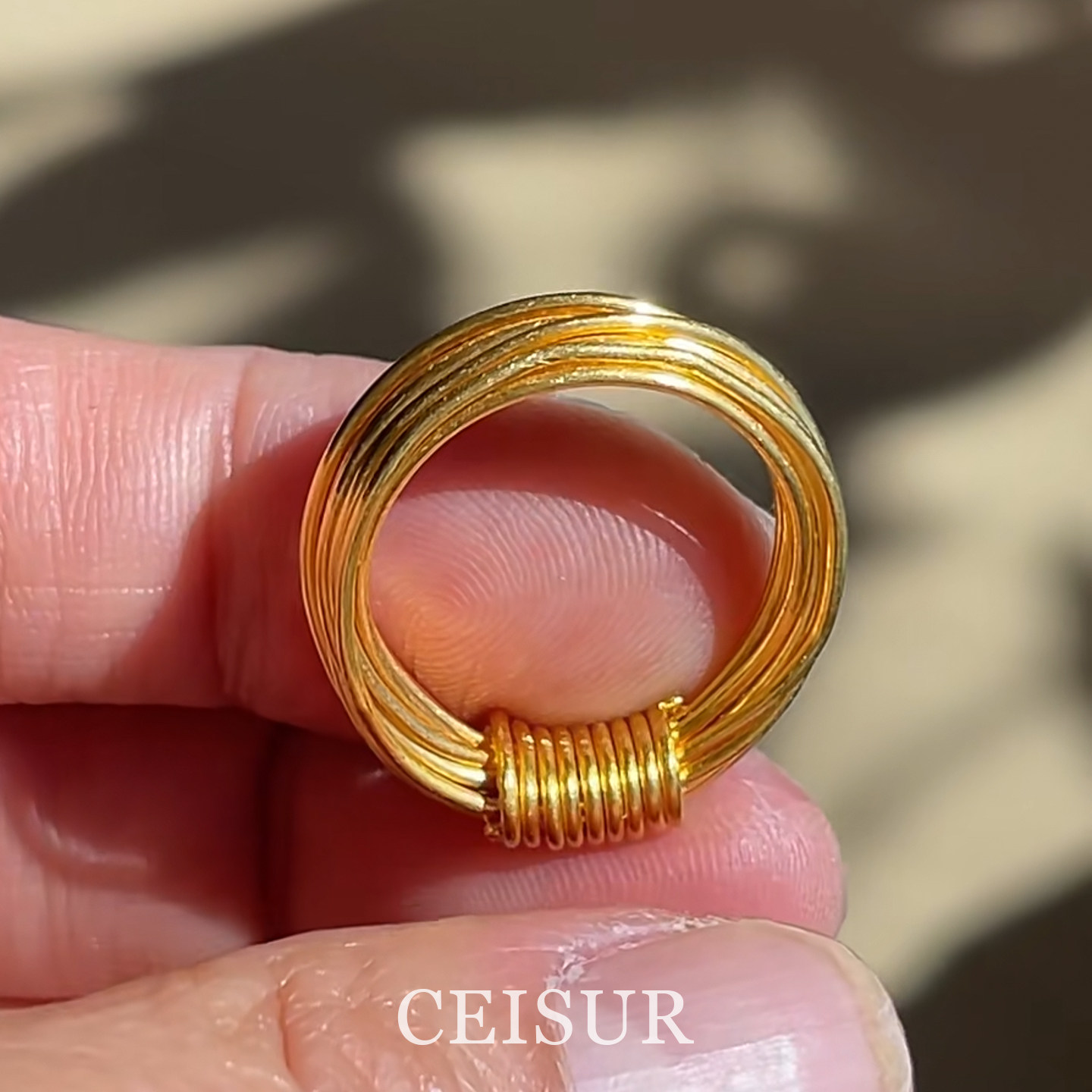 复古缠绕金色戒指小众设计高级感轻奢食指戒百搭通勤个性指环手饰