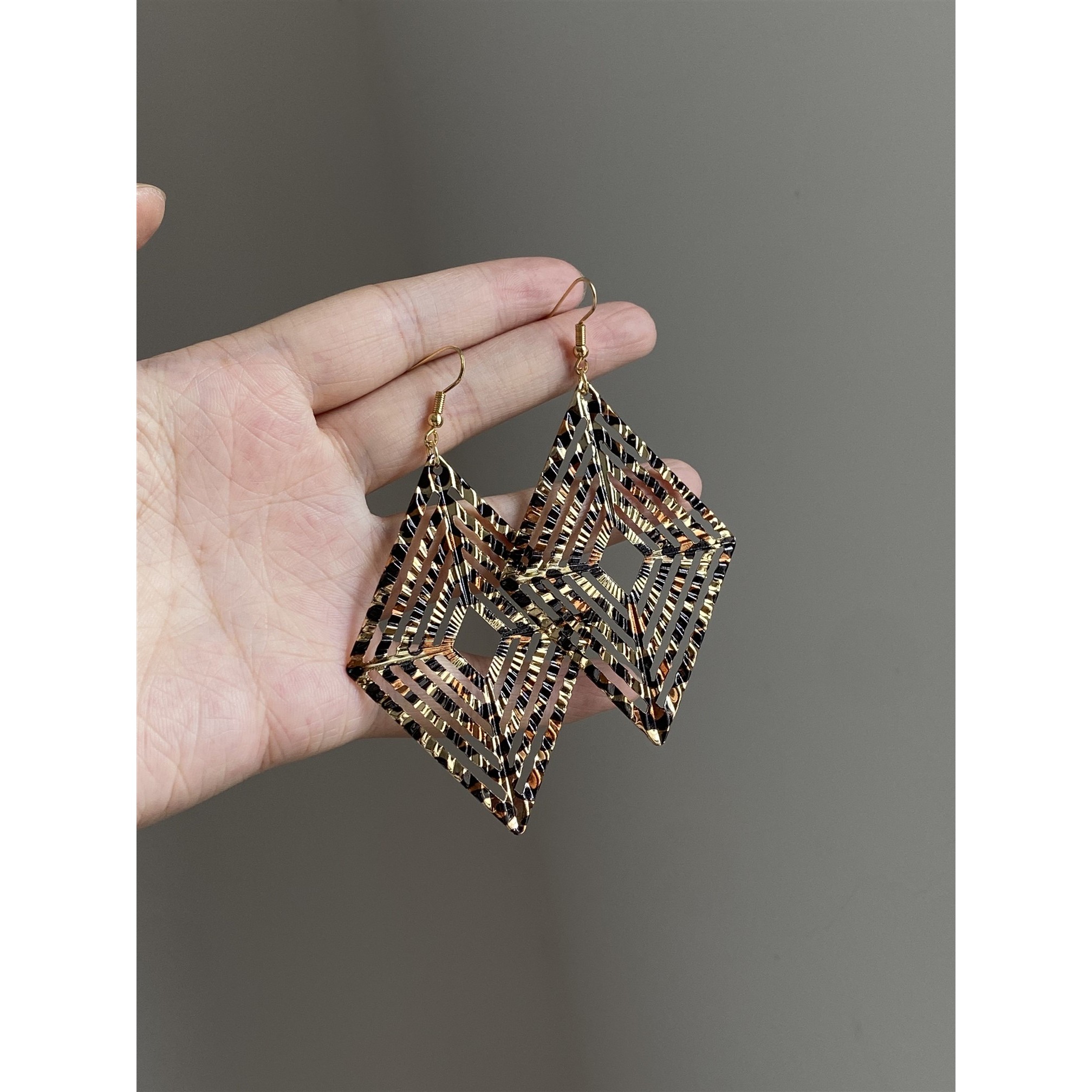 复古美式镂空豹纹菱形耳环高级感