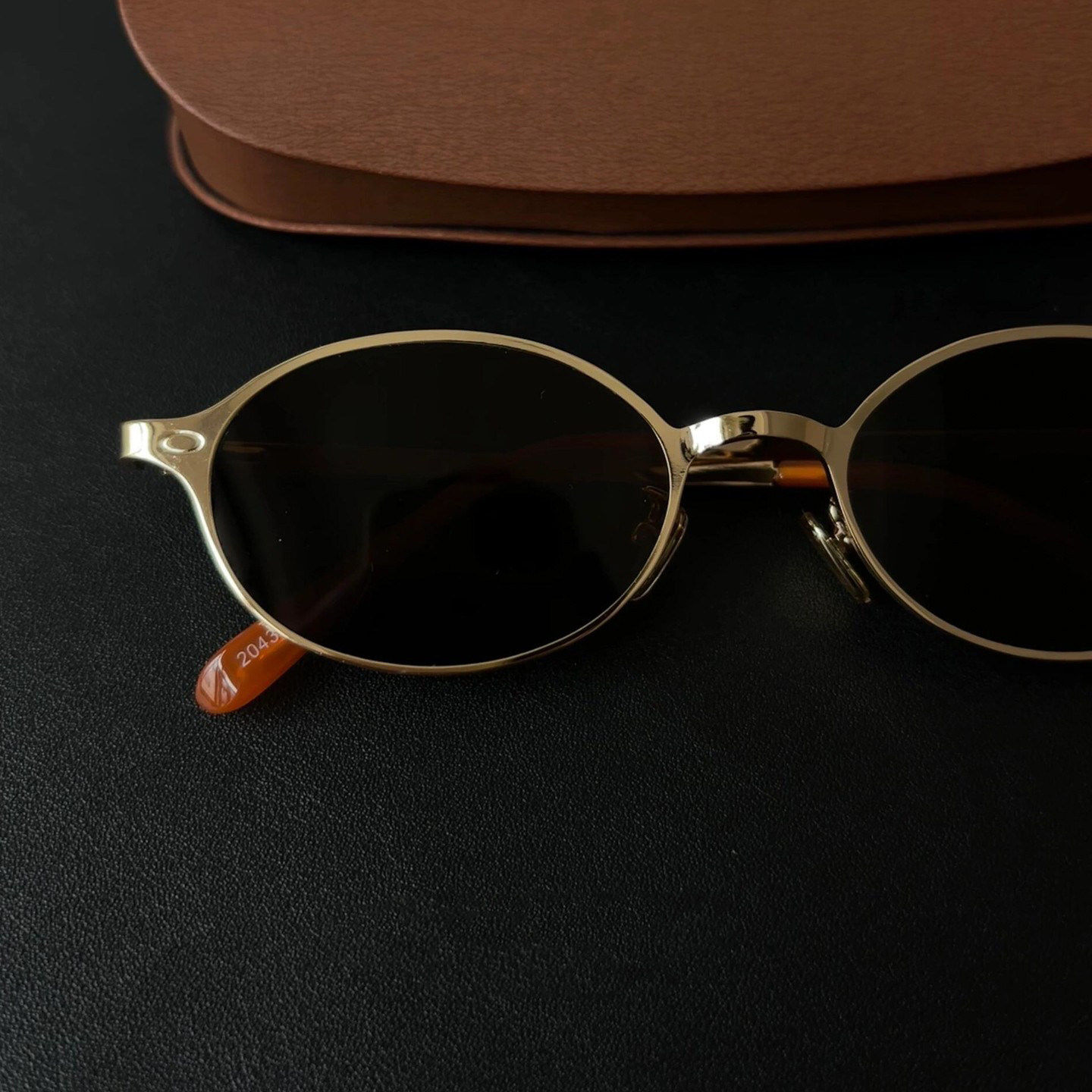 复古黑茶镜片金丝边椭圆形太阳眼镜美式老钱风墨镜显脸小时尚配饰