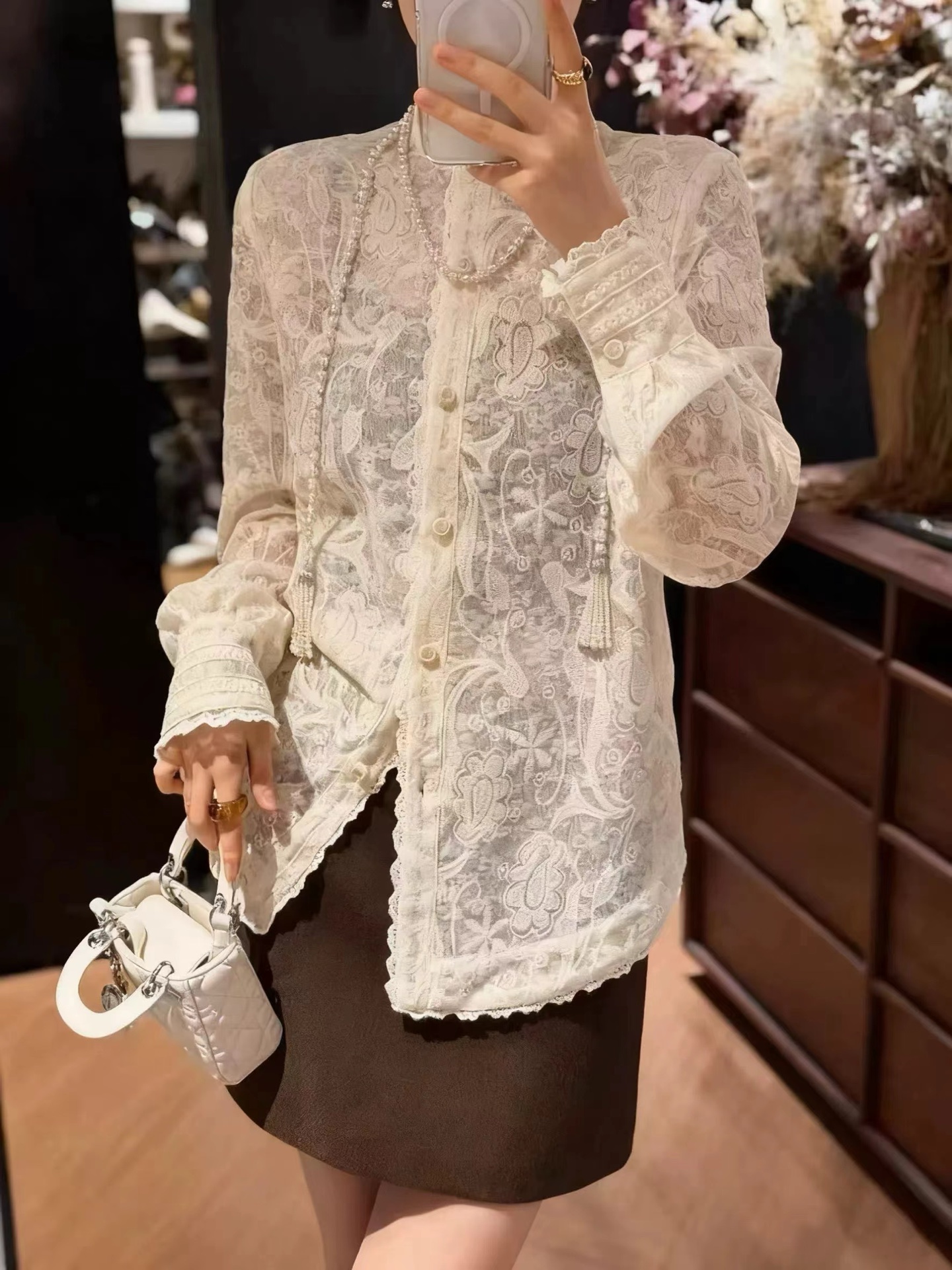 欧货蕾丝面料重工绣花袖口对丝显瘦减龄百搭女人味衬衫上衣