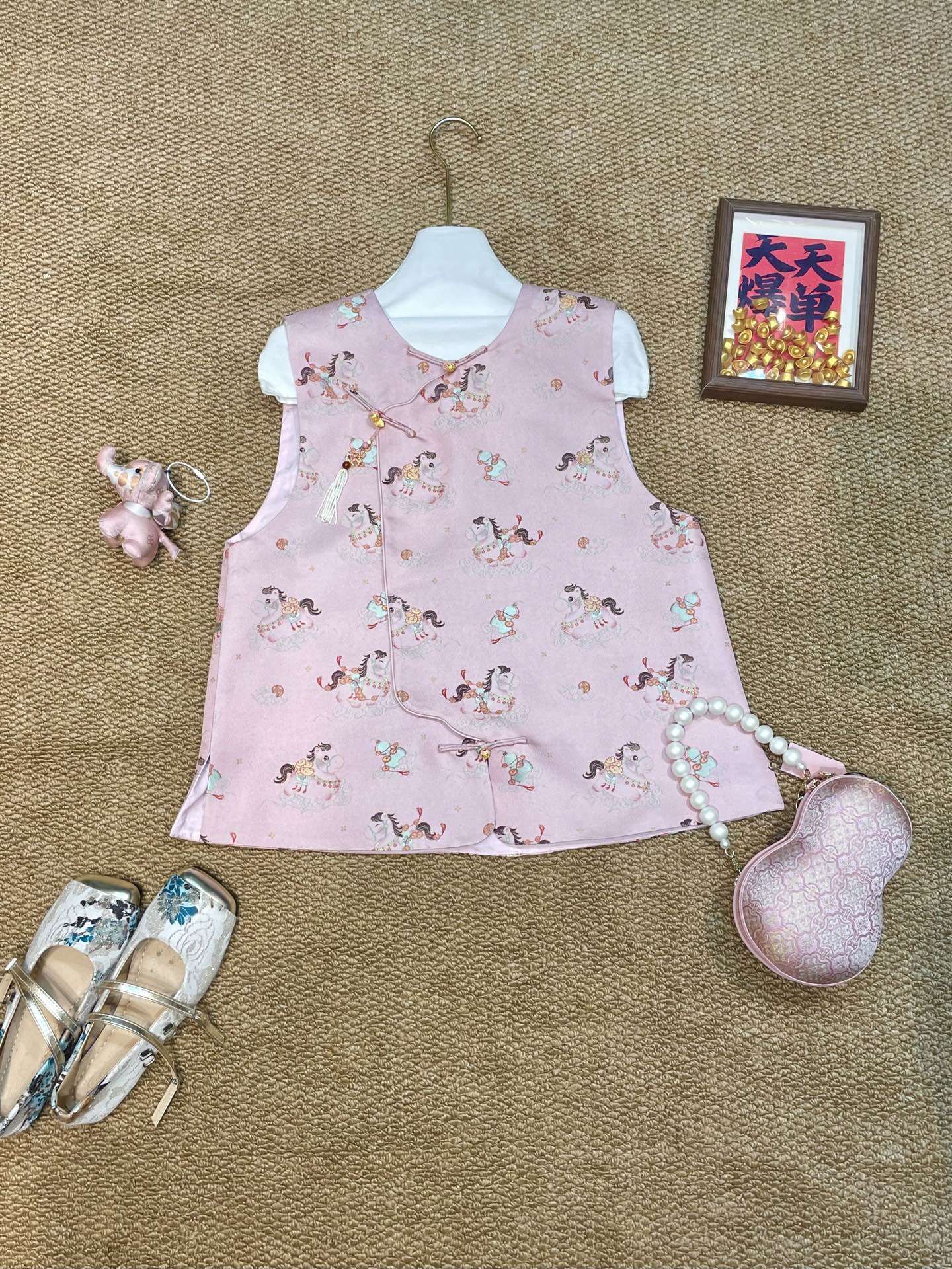 欧货100%真丝宋锦非遗螺钿面料斜襟盘扣减龄轻奢百搭国风马甲