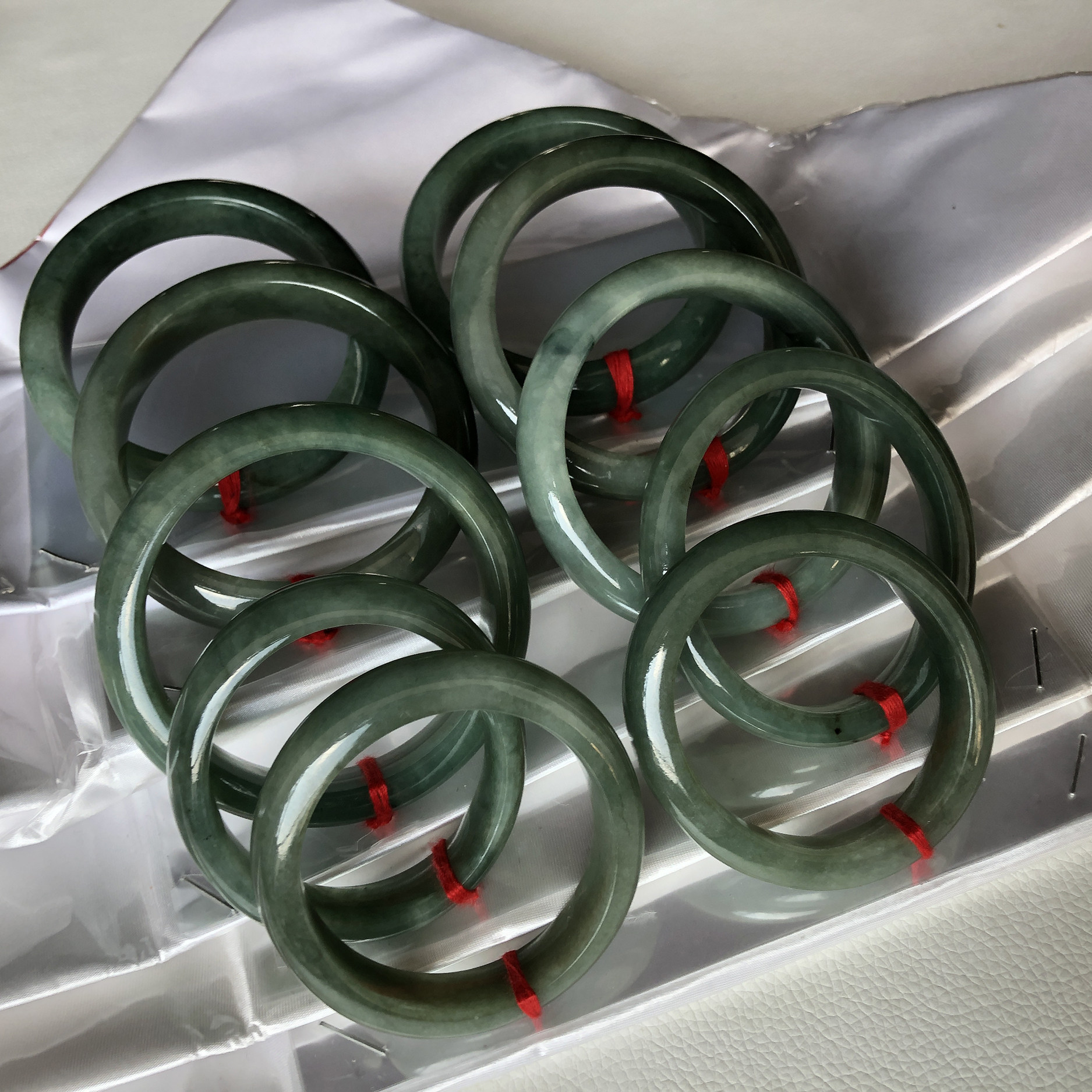 瑕疵清仓缅甸天然A货翡翠手镯