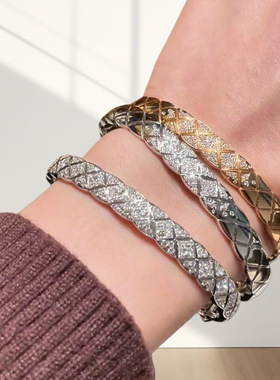 小香经典coco菱格纹满钻手镯女轻奢高级宽窄版镀18K带钻情侣手环