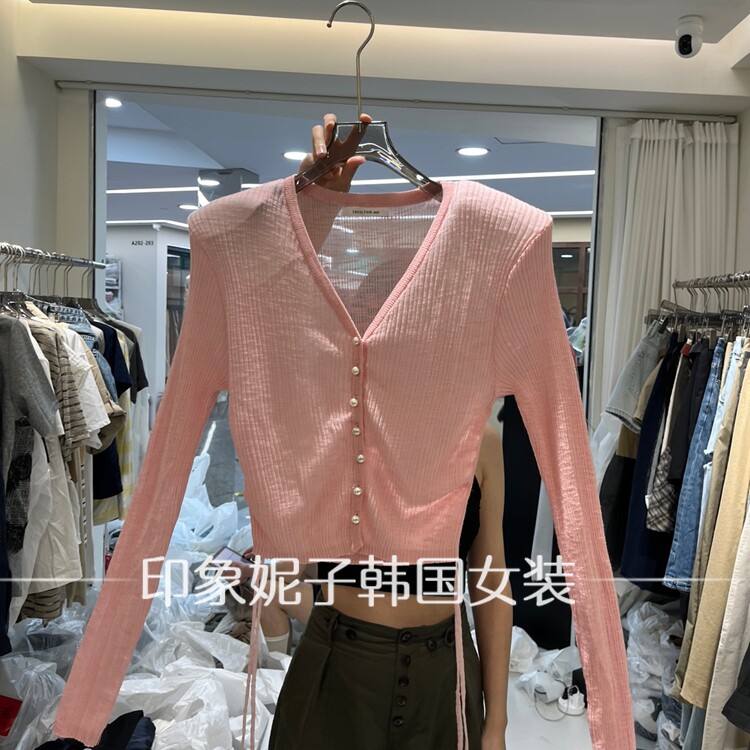 现货欧洲站2026夏季新款V领单排扣长袖针织衫女短款开衫外搭