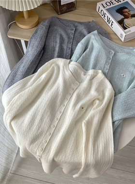 SA小树2026春季薄刺绣花朵针织开衫女长袖圆领绞花毛衣短外套潮