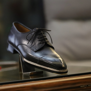 固伦手工固特异前掌挪威缝德比款霍尔纹沉船皮黑色琴底皮底透气