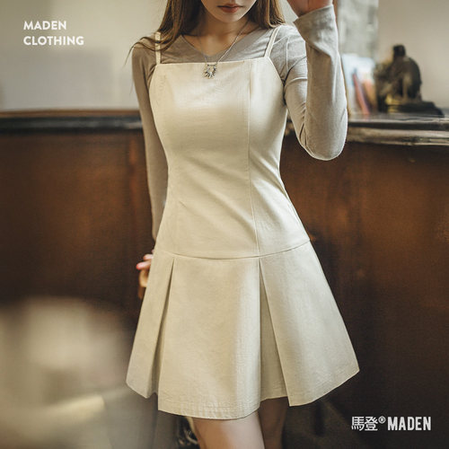 马登夏杏色压褶立裁吊带连衣裙