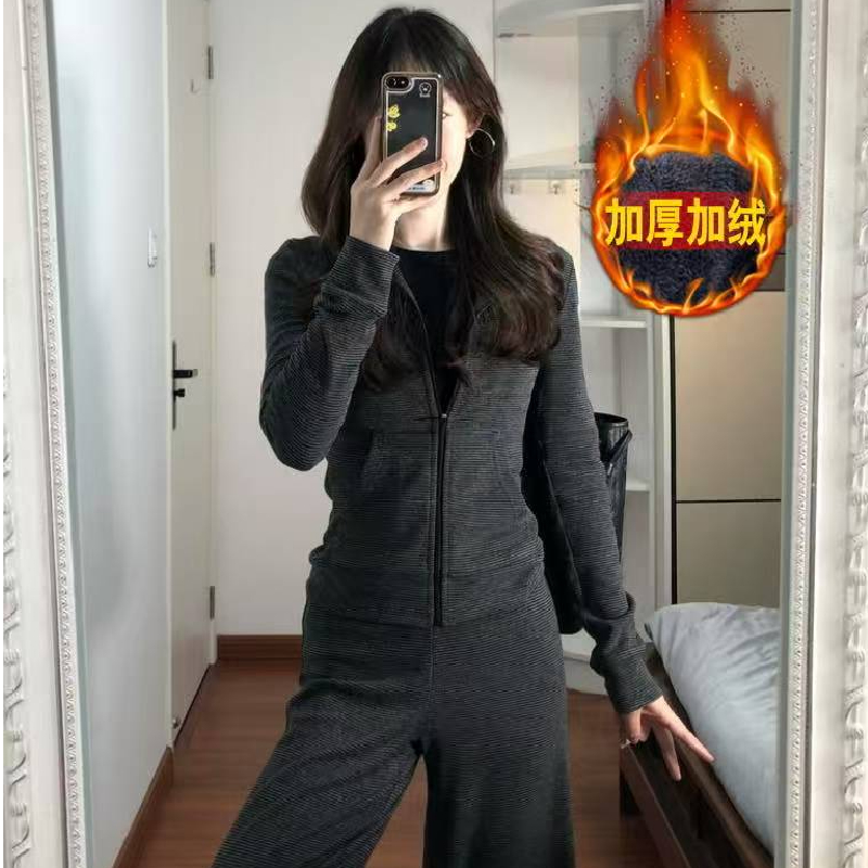 加绒加厚休闲运动服套装女秋冬新款显瘦卫衣时尚阔腿裤两件套女装