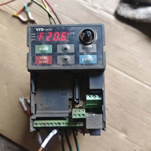 可维修台达ES300变频器VF007E43A件实物拍摄面板后议价