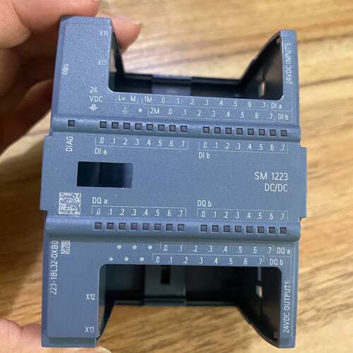可议价T0294，西门子6ES7 223-1BL32-0XB0外壳