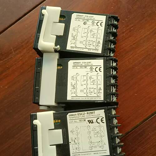 可维修E5CN-Q2HBT，欧姆龙两个