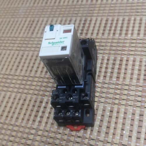 可维修继电器 RXZE2M114 充新议价