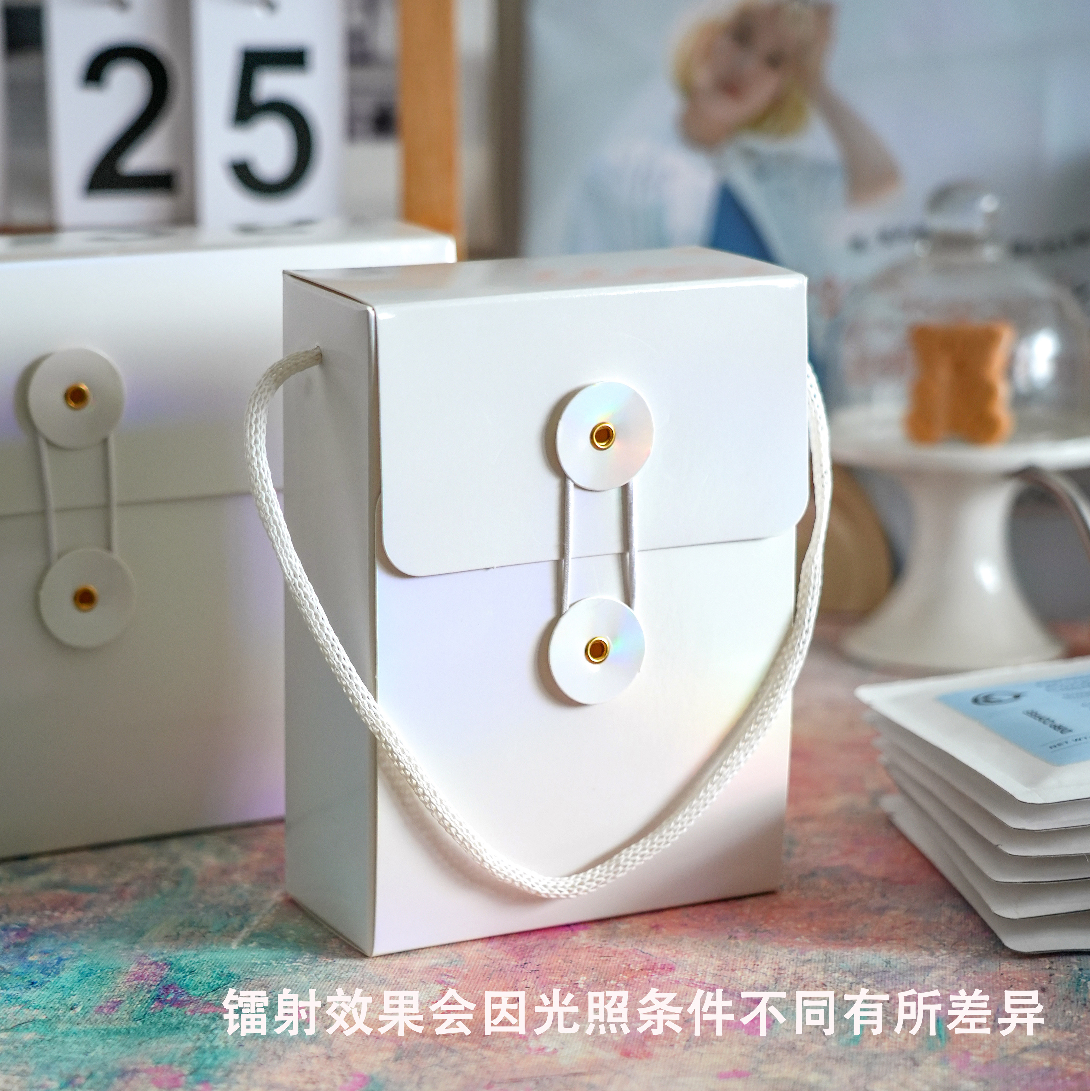 镭射卡片包装盒爱豆物料礼品手提盒咖啡茶叶烘焙零食文件盒可定制