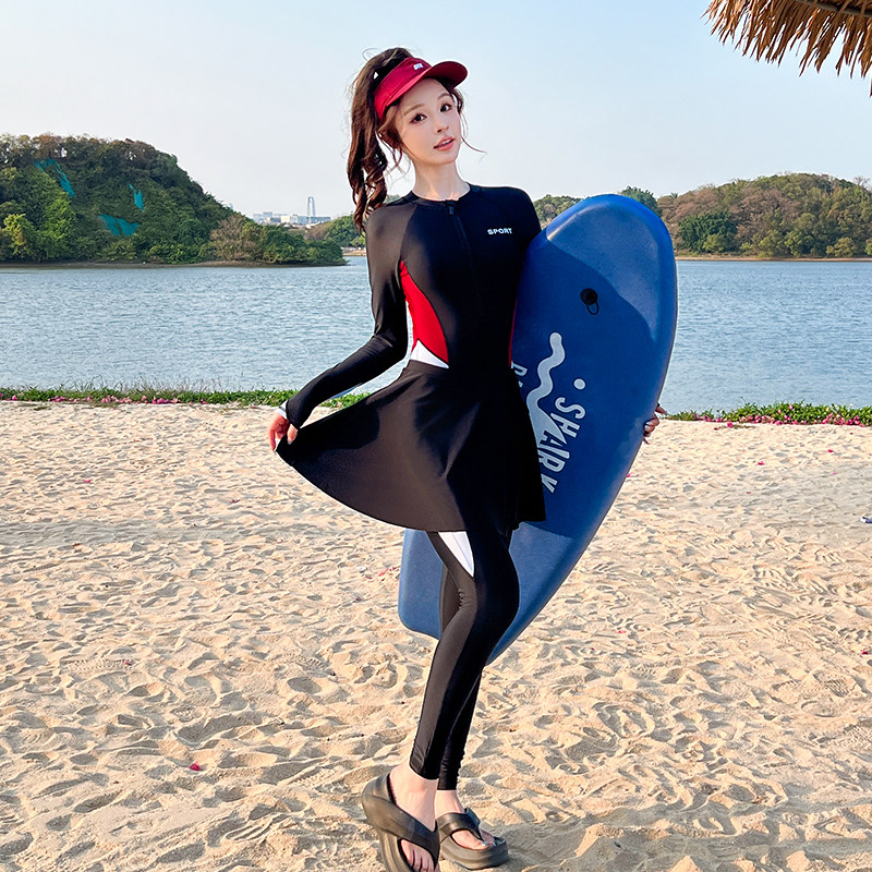 长袖拼色连体泳衣女显瘦紧身运动风高级感游泳装大码