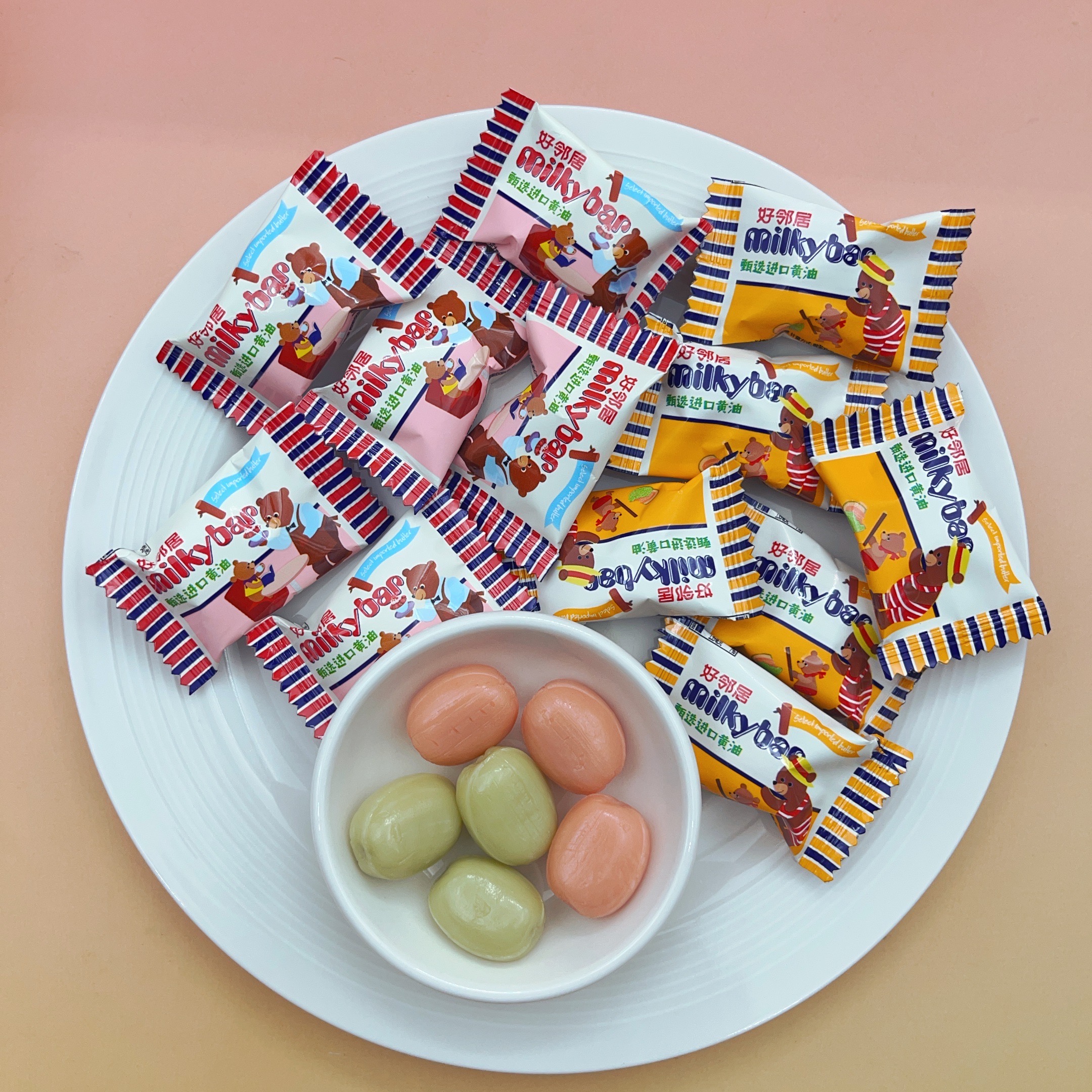 好邻居熊熊一家草莓哈密瓜巧克力味夹心硬糖奶糖结婚喜糖网红零食