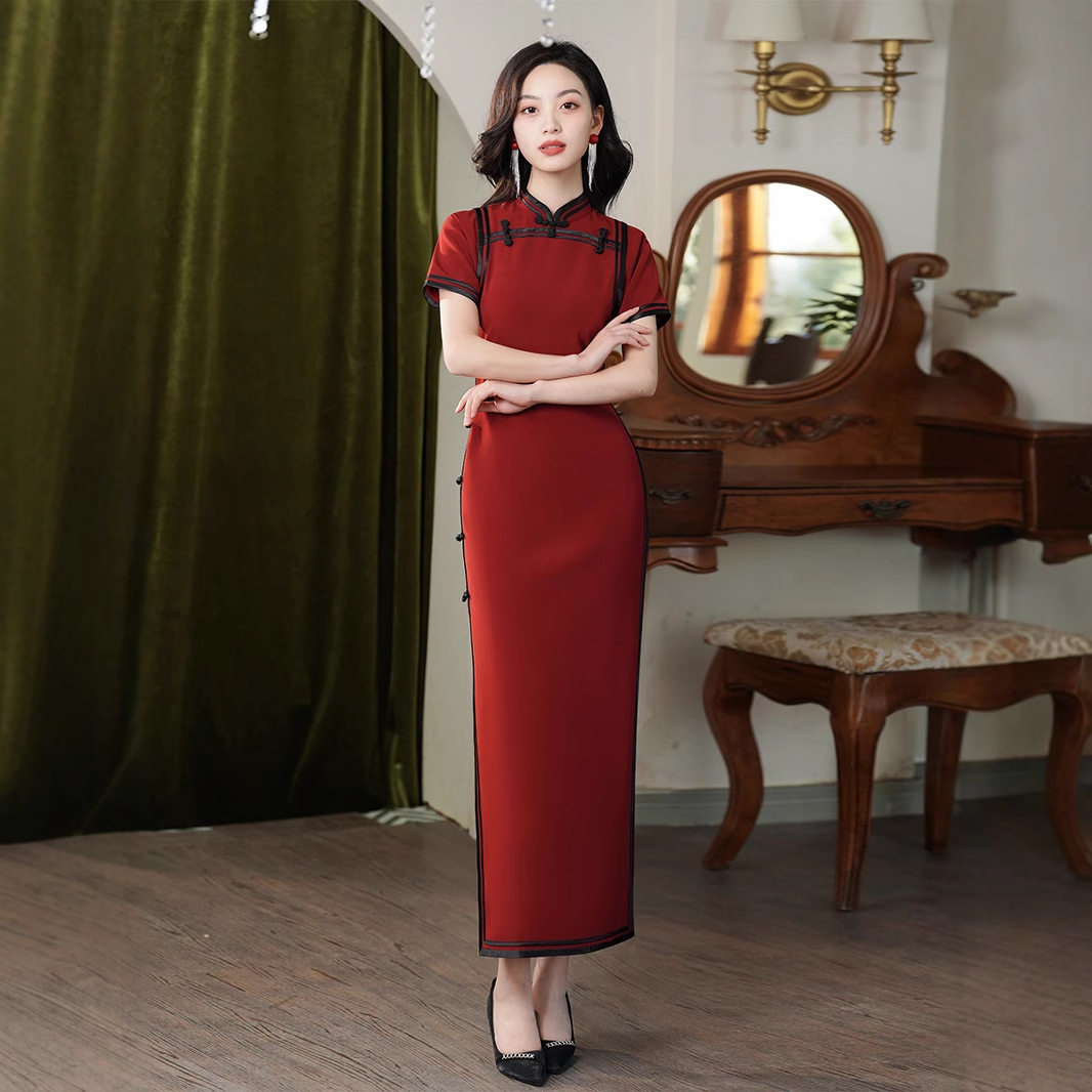 新中式酒红色长款旗袍礼服婚宴
