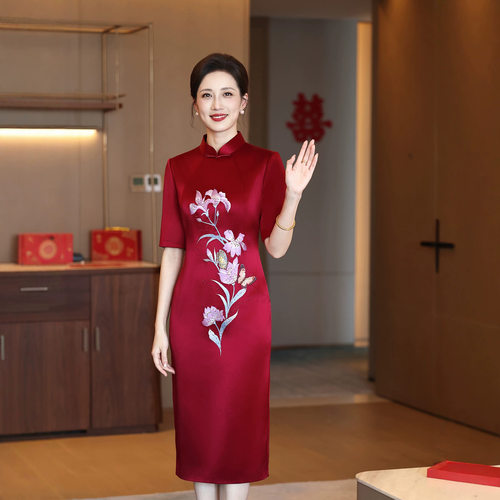 高端刺绣醋酸缎中长款旗袍礼服