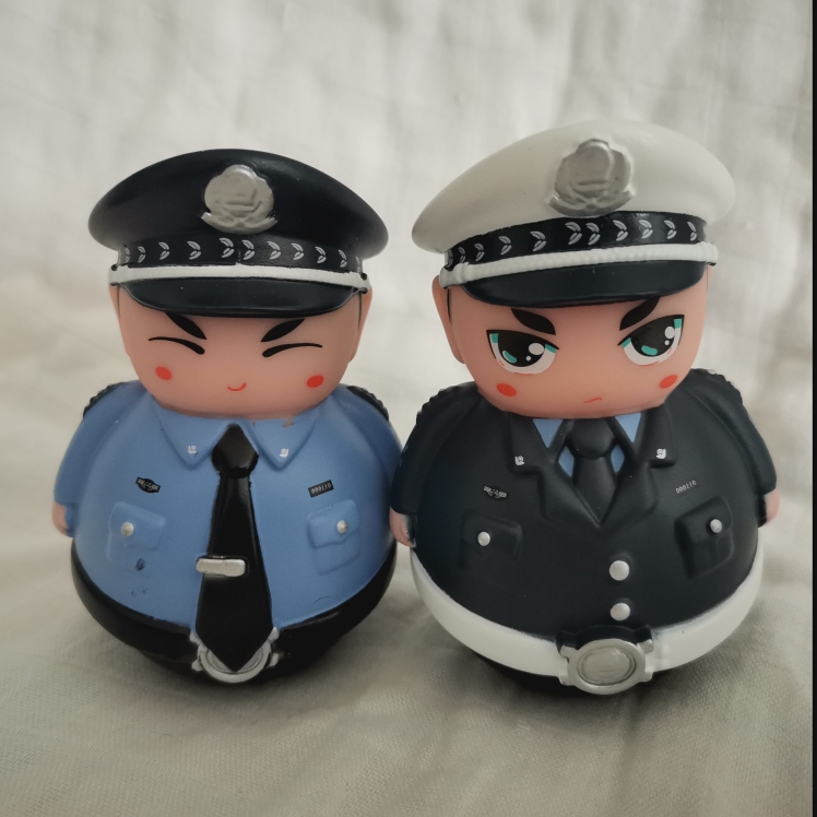 新款可爱潮玩pvc 搪胶不倒翁警察手办模型公仔礼品警察节礼品包邮
