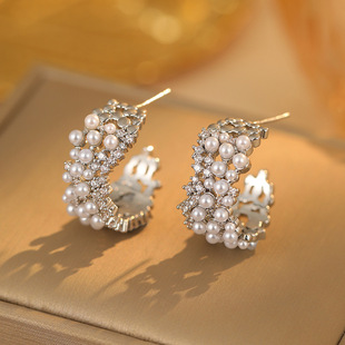 法式轻奢优雅珍珠锆石耳环女小众感气质个性银环耳饰时尚百搭耳钉
