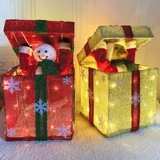 Рождественские украшения, открытая коробка, снеговик, лось, подарочная коробка с огнями, музыкальное окно, макет сцены, рождественская елка, украшения на голову