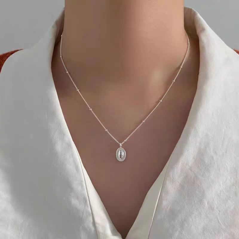小众简约椭圆豆豆项链女 一粒咖啡豆银色光面珠边锁骨链复古项饰