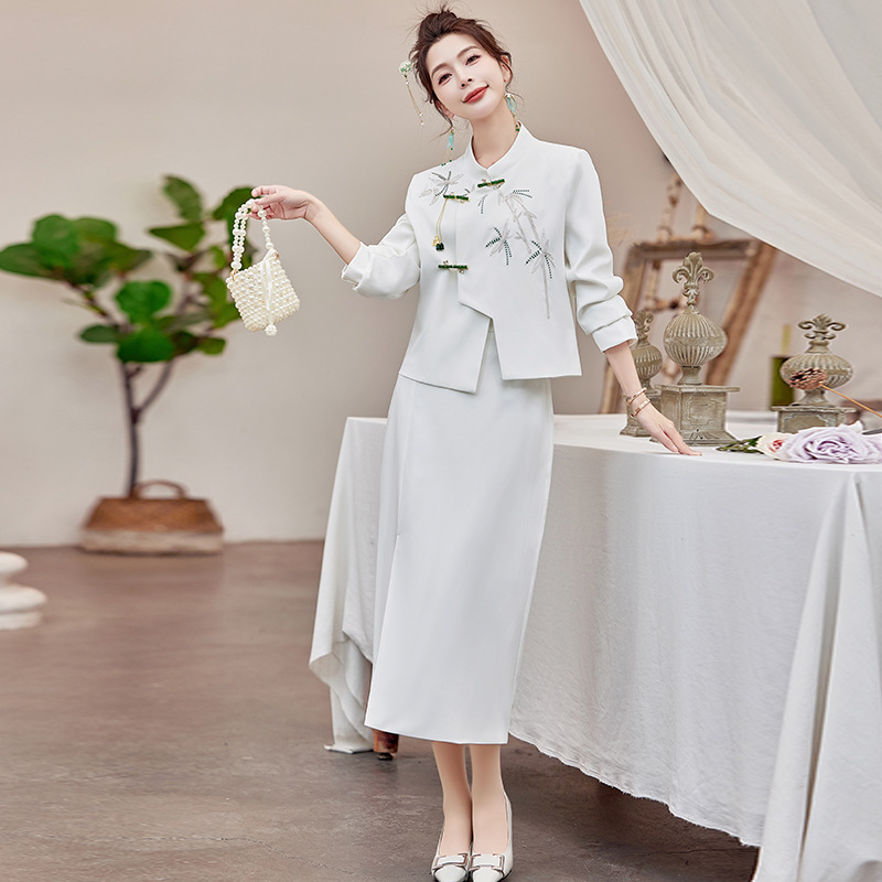2025年秋季上新气质时尚小清新新中式风立领拼接修身显瘦两件套裙