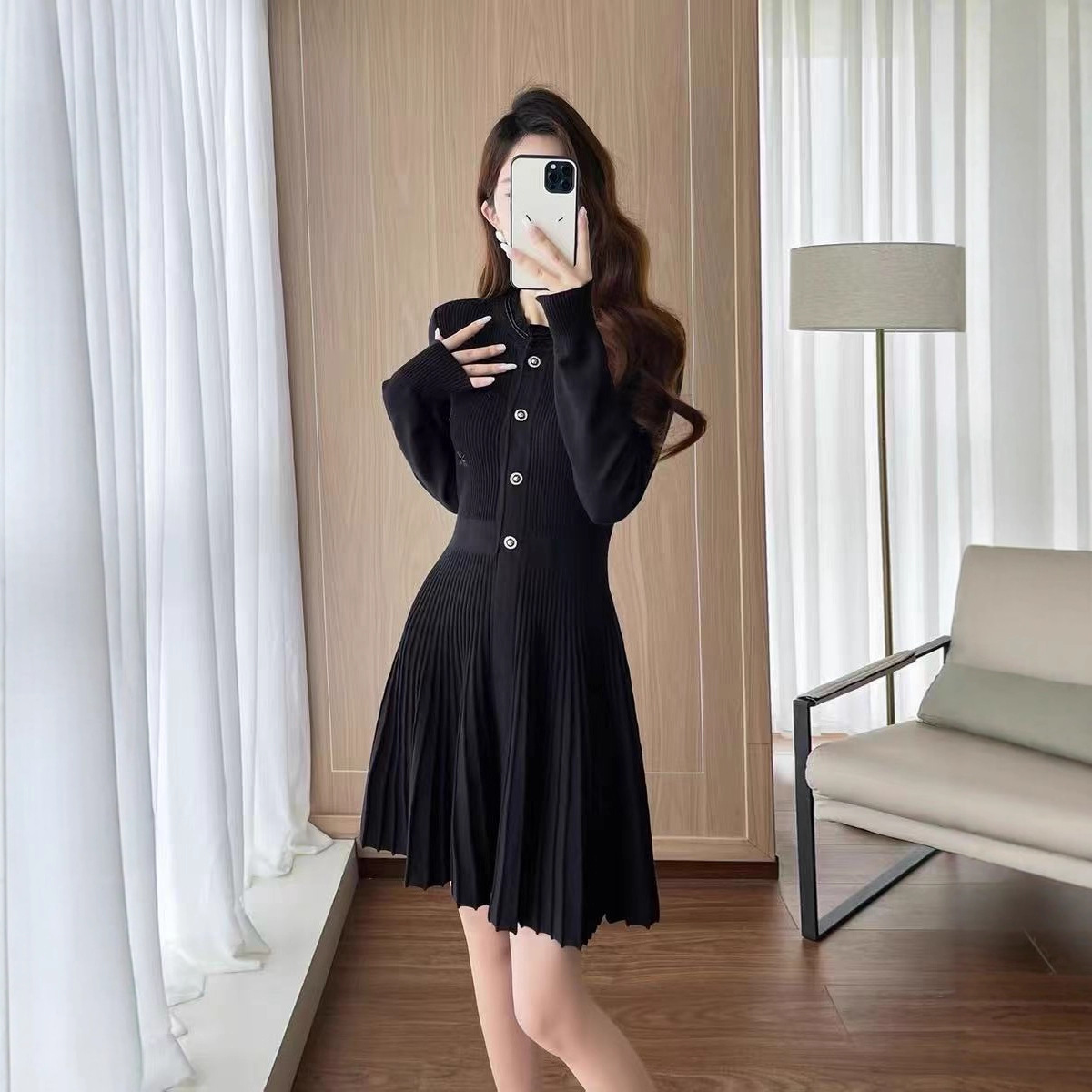 法式高级感针织连衣裙2025秋冬收腰显瘦设计感ins风穿搭百褶短裙