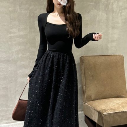 法式方领连衣裙女春秋季收腰高级感气质温柔亮片长裙赫本风小黑裙