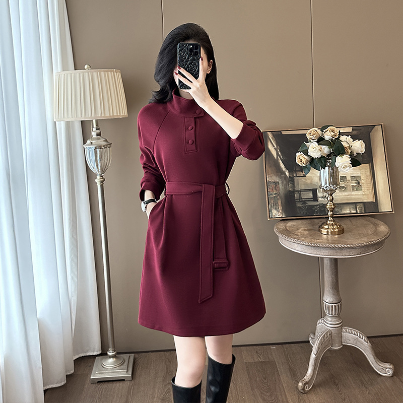 酒红色法式漂亮独特连衣裙女轻奢高级感收腰显瘦洋气减龄裙子秋冬