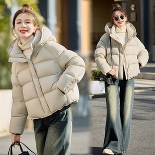 休闲风排骨羽绒服2025冬季新短款连帽泡芙冰川白90白鸭绒保暖外套