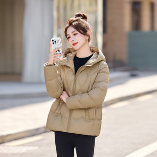 休闲风短款羽绒服2025冬装新款时尚百搭连帽精品90%白鸭绒外套