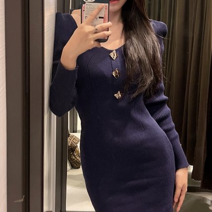 秋冬季新款港风方领长袖针织连衣裙修身包臀中长款毛衣过膝打底裙