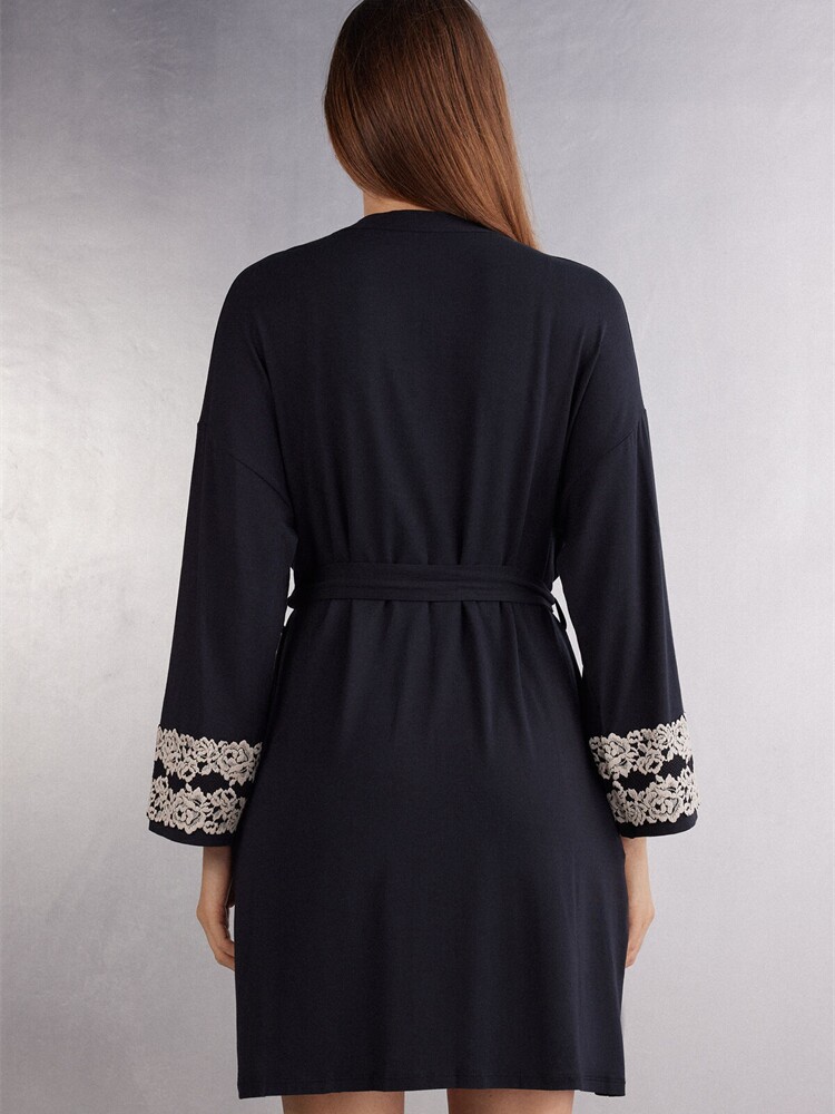 INTIMISSIMI WOMENS FASHION ELEGANCE AND COMFORT FLORAL LACE TRIMMED LONG DRESSING GOWN PV1294M