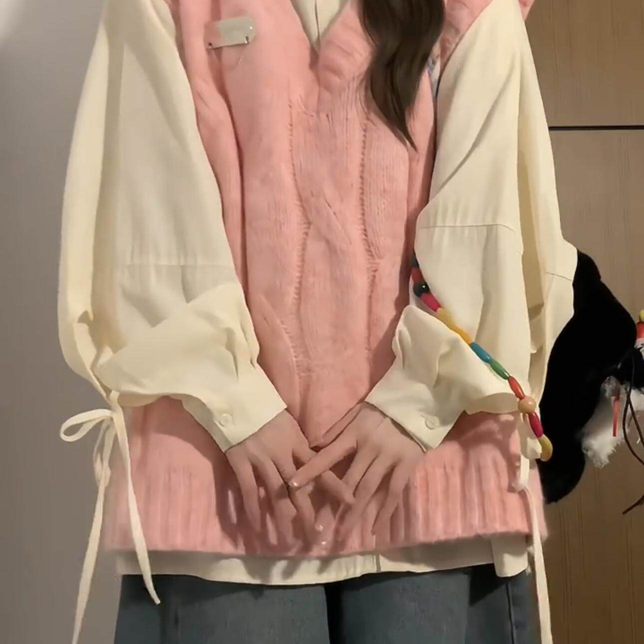 大码胖MM甜美可爱学院风v领麻花粉色毛衣背心针织马甲女+衬衫套装