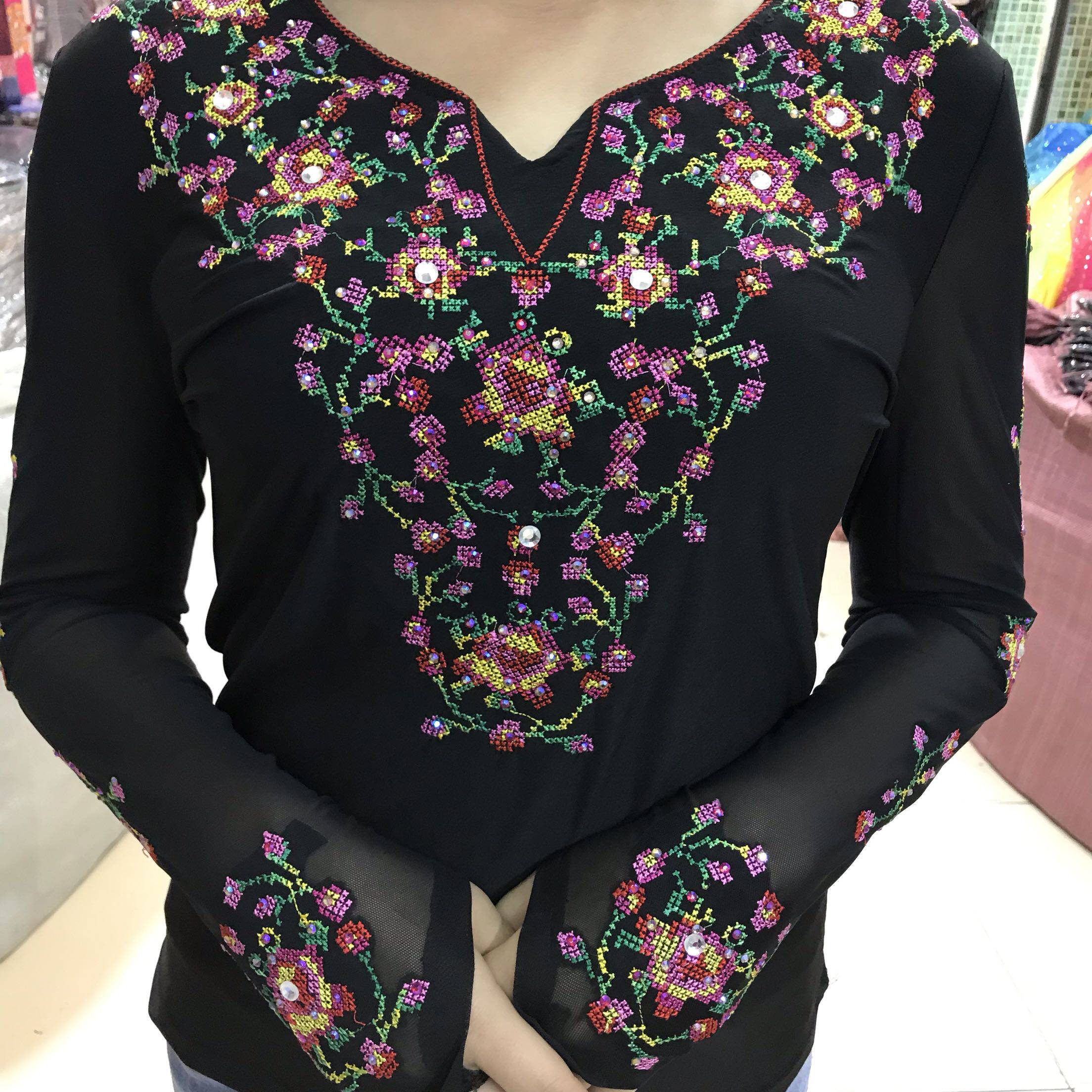 新疆民族服装新款女士长袖T恤上衣服饰练功服广场舞蹈舞台绣花钻