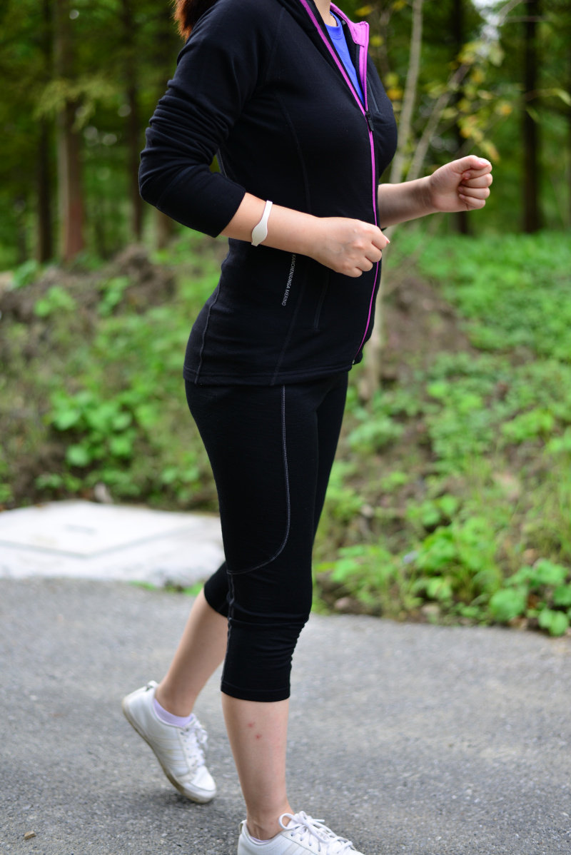 大牧场女美利奴羊毛运动连帽开衫美丽诺保暖休闲merinowool